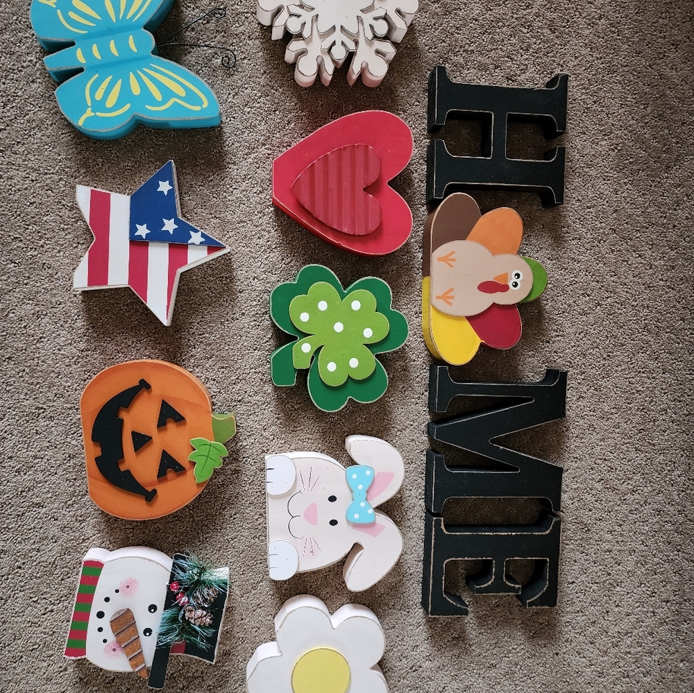 Wooden seasonal decorations.  Makes GREAT GIFTS!!! New in box